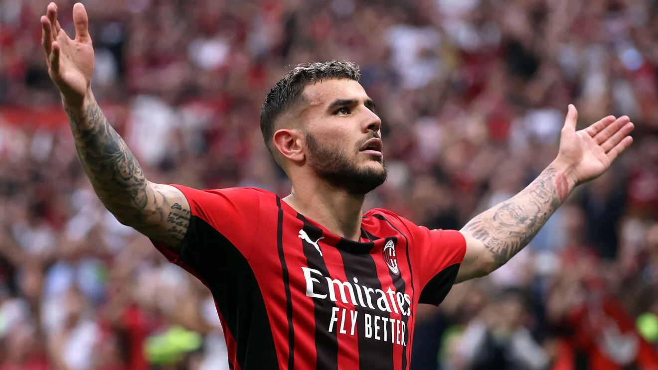 Theo Hernandez Eyes AC Milan Exit Amid Bayern Munich Interest